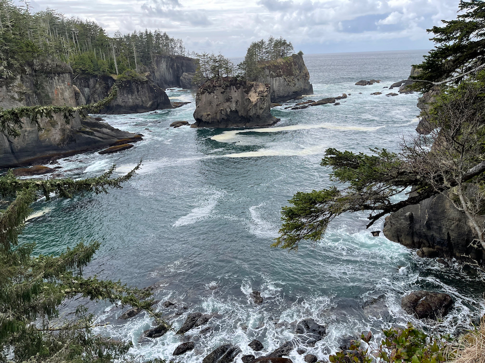 ocean rocky inlets and outcroppings