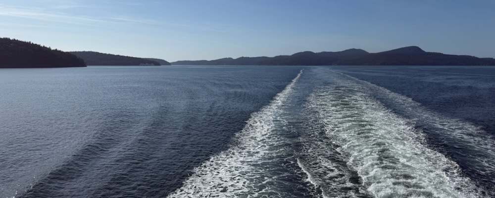 back wake of ferry and distancing islands