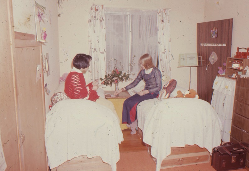 Marilyn and Hijiri in their room