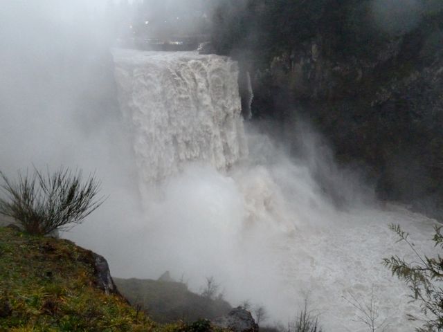 20101212_snoqualmie_falls1