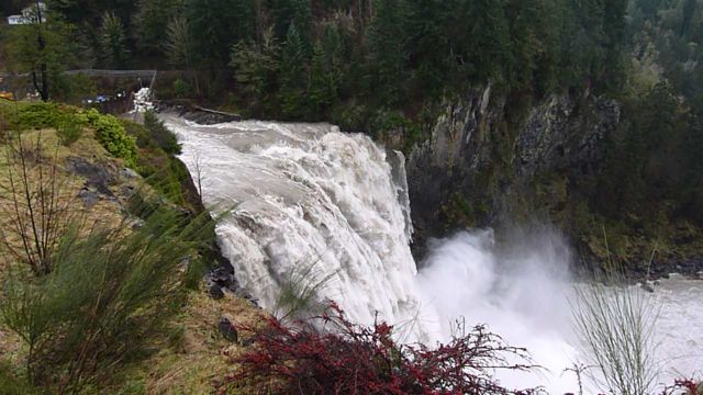 20101212_snoqualmie_falls2